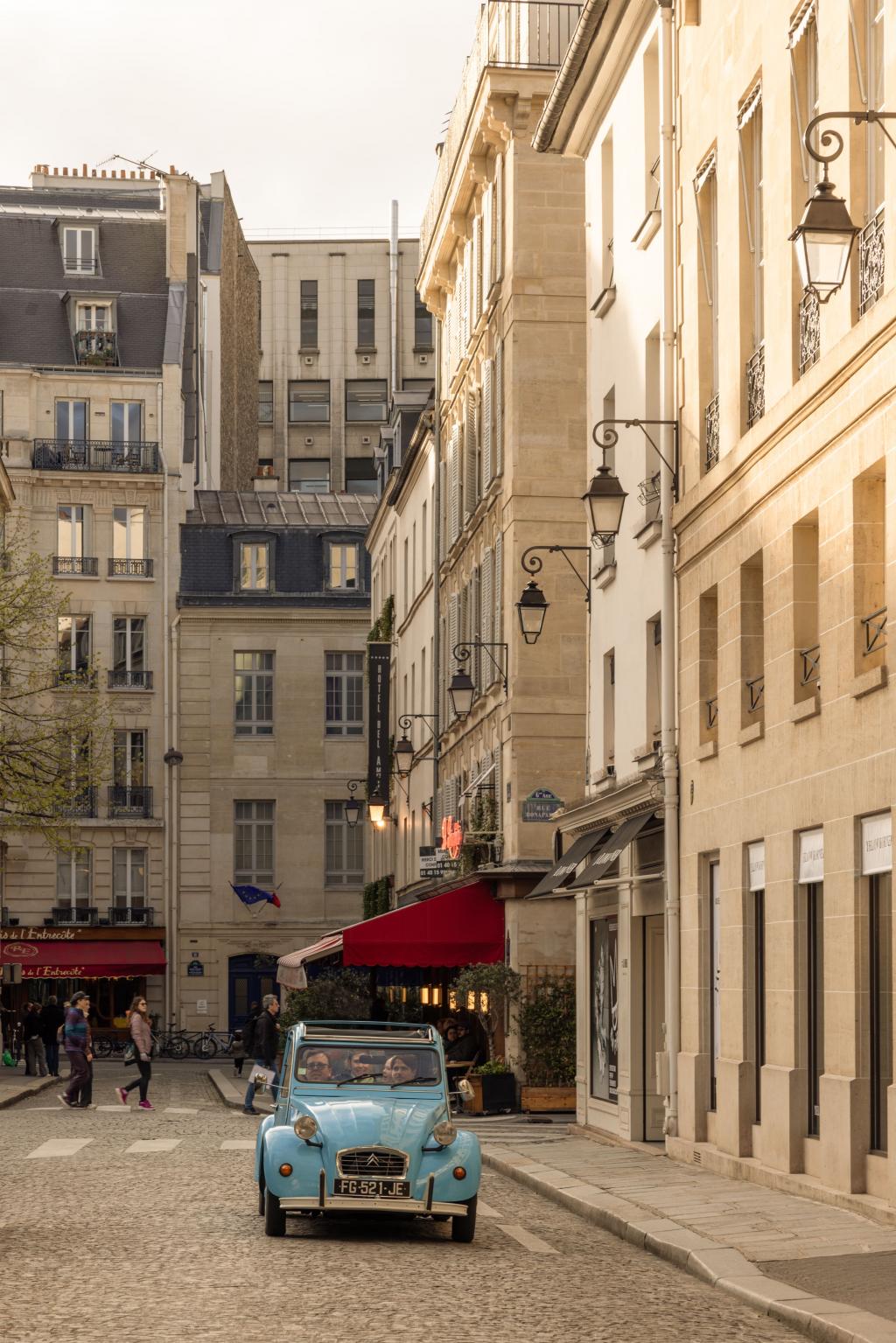 L'Hôtel des Grands Voyageurs: enjoy a Parisian summer on the Left Bank