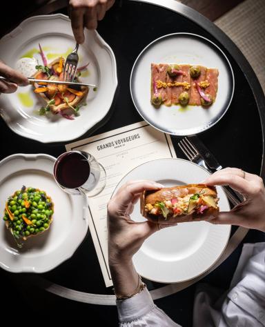 Gastronomic Delights: Dining at Hotel des Grands Voyageurs