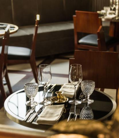 Hotel des Grands Voyageurs - Four-hands menu– The Upside-Down Dinner