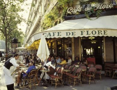 Hotel des Grands Voyageurs - Our Neighborhood