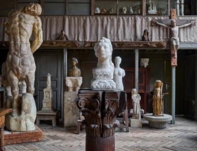 Hotel des Grands Voyageurs - Our Neighborhood