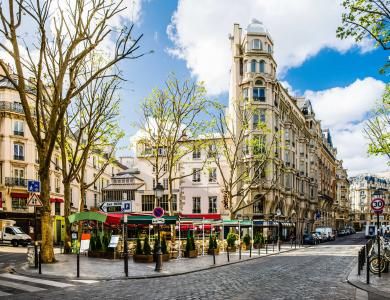 Hotel des Grands Voyageurs - Our Neighbourhood