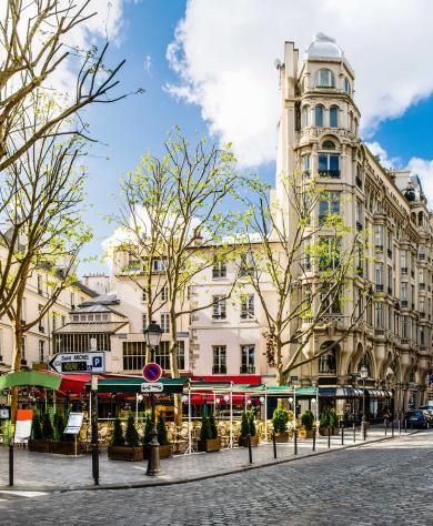 Hotel des Grands Voyageurs - Our Neighbourhood